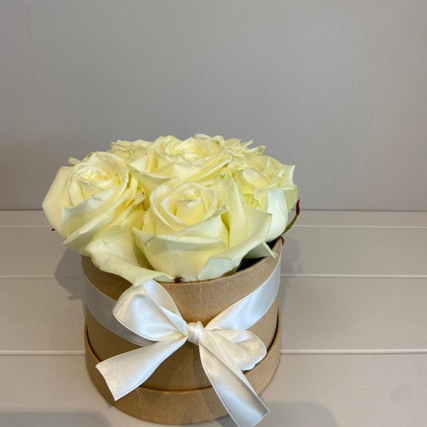 Half Dozen Rose Hatbox - Image 2