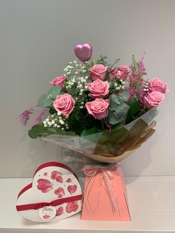 Dozen Pink Roses Bouquet - Image 3